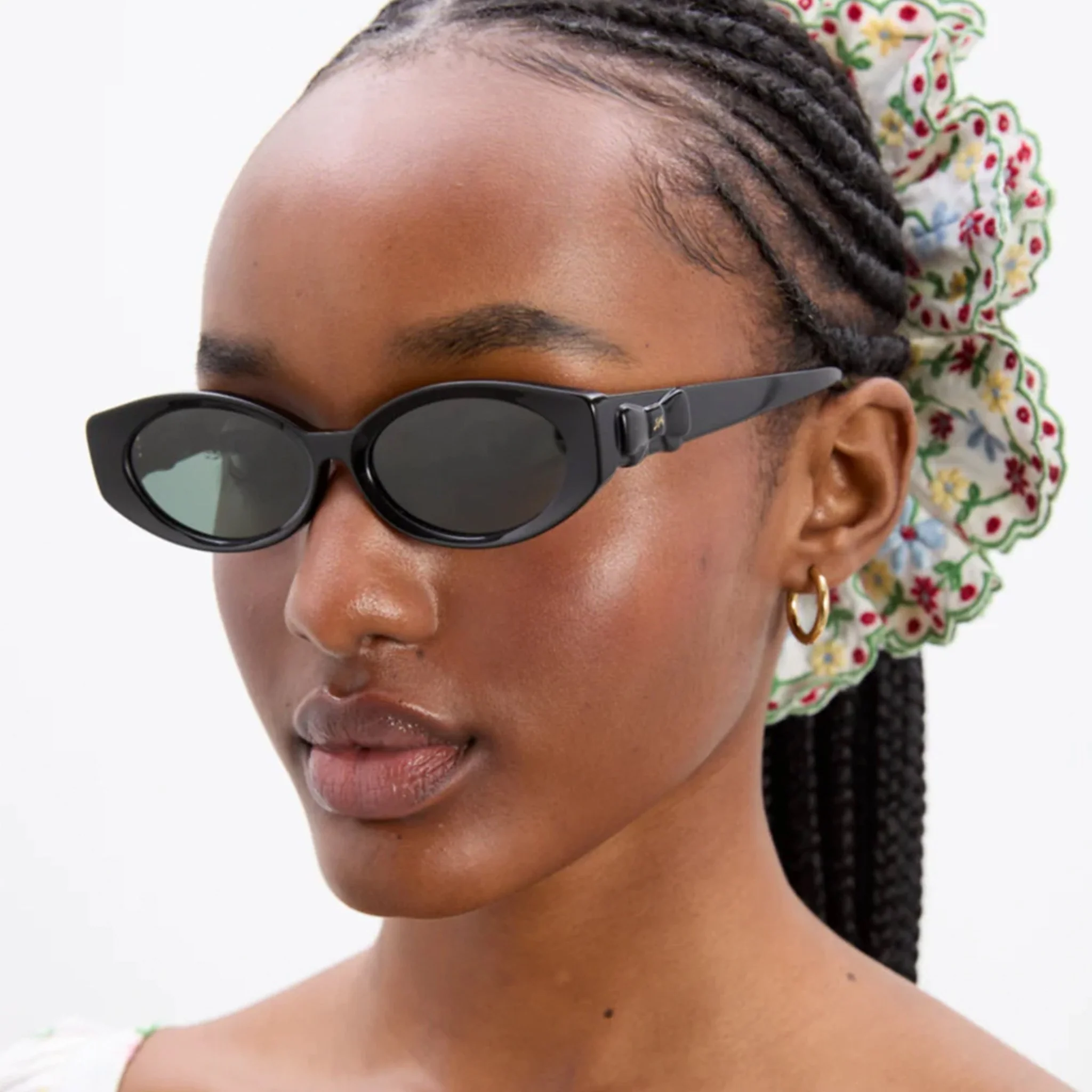 Damson Madder Catty Oval Sunglasses With Bow Detail Black - Image 3