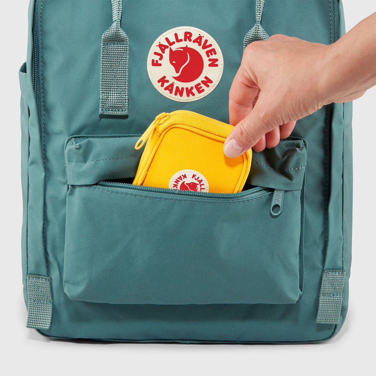 Fjallraven Kanken Card Wallet Frost Green - Image 4
