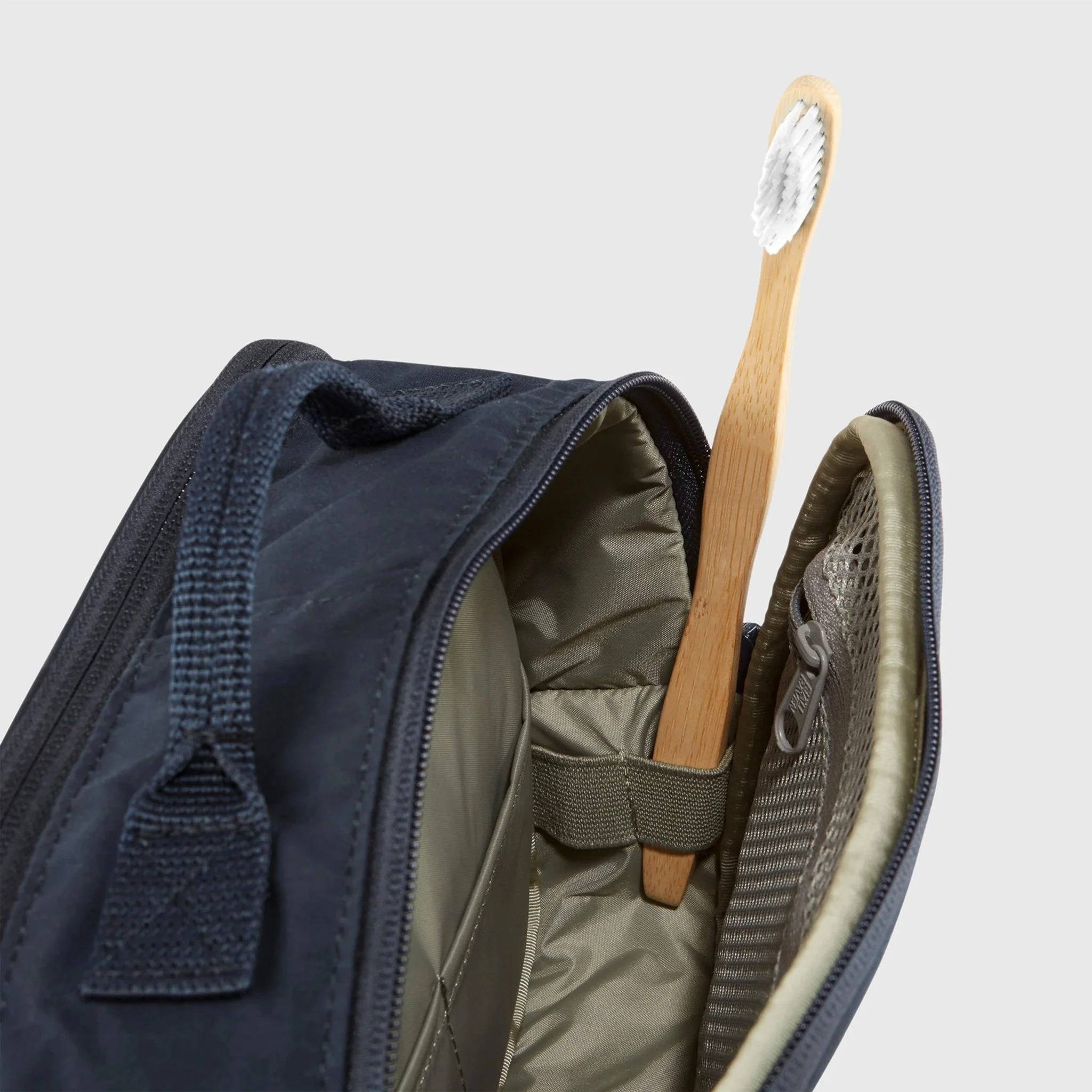 Fjallraven Kanken Toiletry Bag Black - Image 4